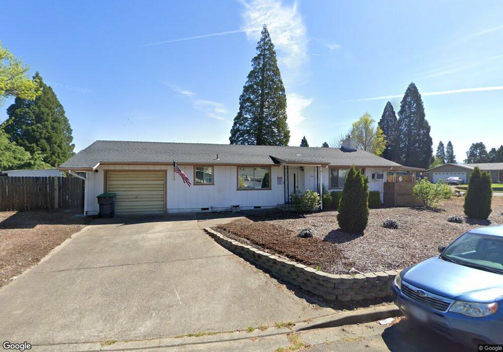 1216 Triangle Dr, Central Point, OR 97502 - photo 1