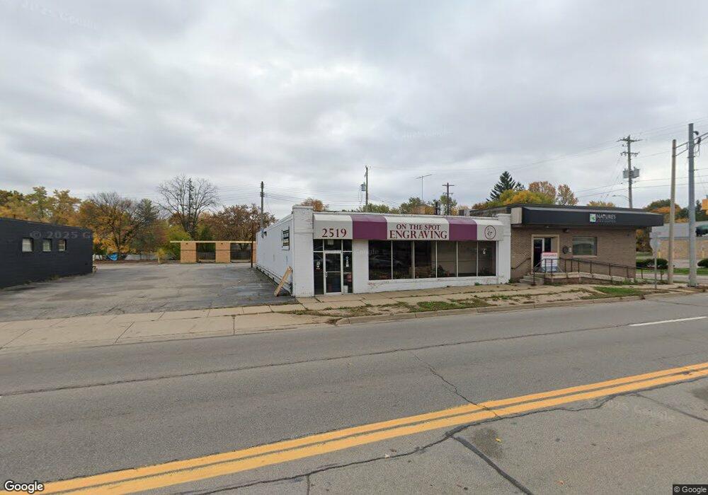 2519 S Cedar St, Lansing, MI 48910 - photo 1