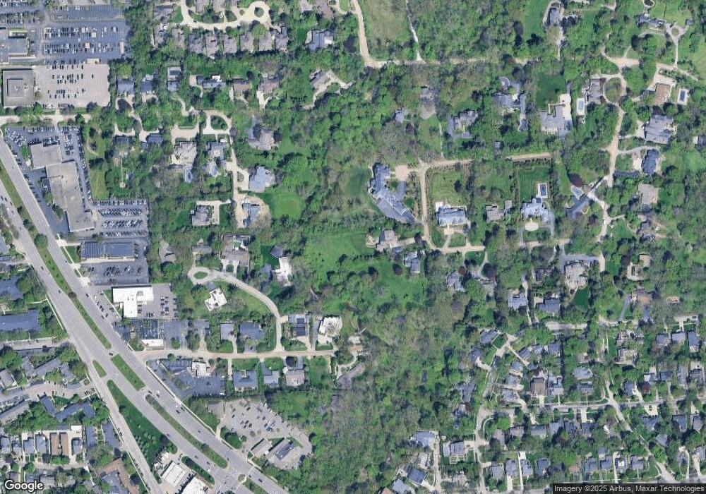 1205 Harrow Cir, Bloomfield Hills, MI 48304 - photo 1