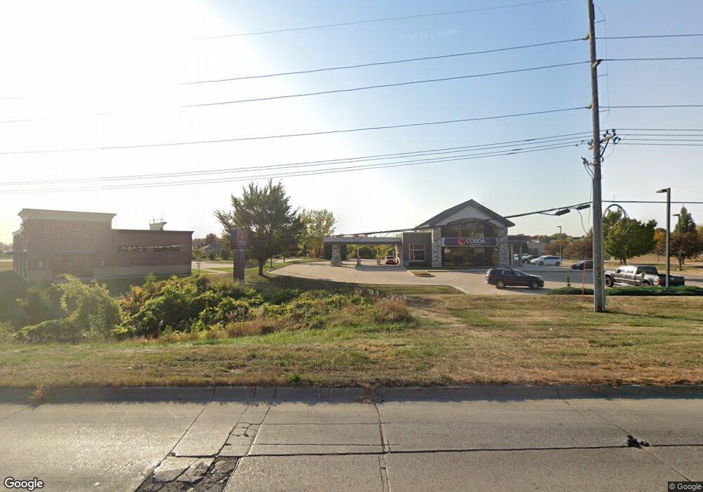 3740 Edgewood Rd SW unit 300, Cedar Rapids, IA 52404 - photo 1