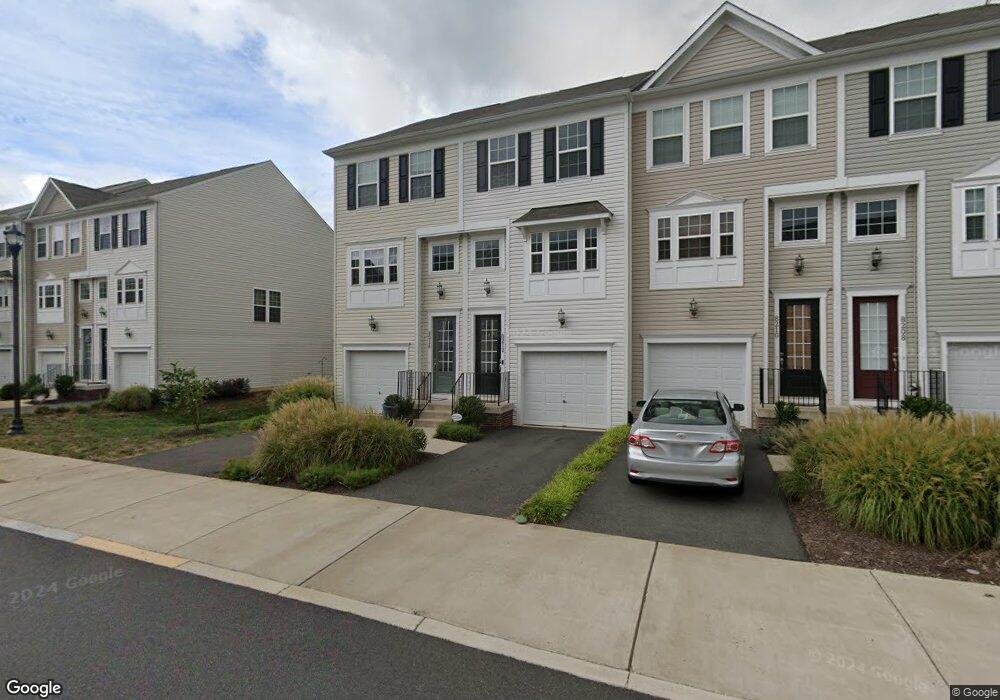 8212 Heritage Crossing Ct unit 90, Manassas, VA 20109 - photo 1