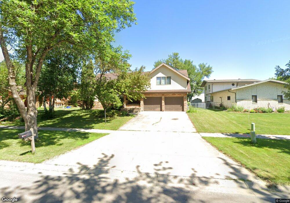 102 N Woodcrest Dr N unit N, Fargo, ND 58102 - photo 1