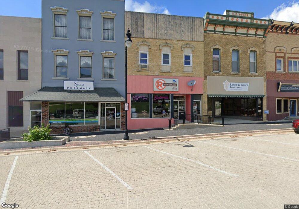 121 N Vine St, West Union, IA 52175 - photo 1