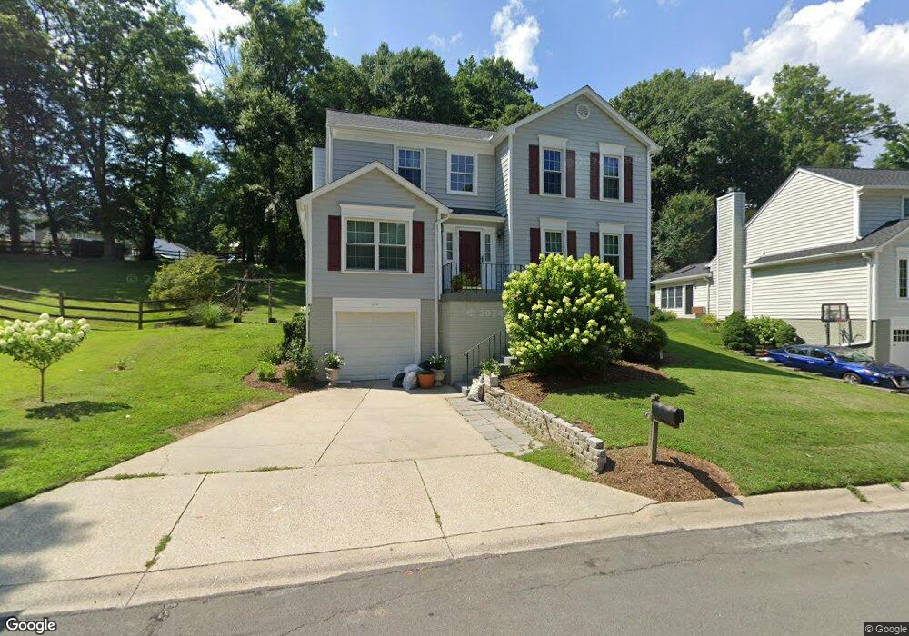 9841 Mainsail Dr, Gaithersburg, MD 20879 - photo 1