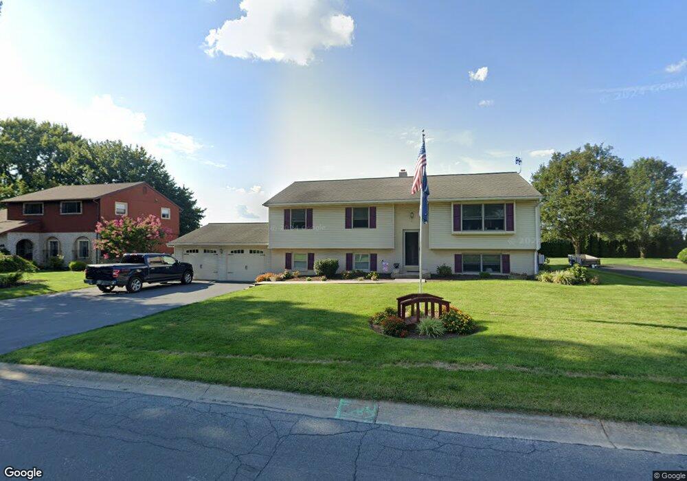 281 Robin Dale Dr, Leola, PA 17540 - photo 1