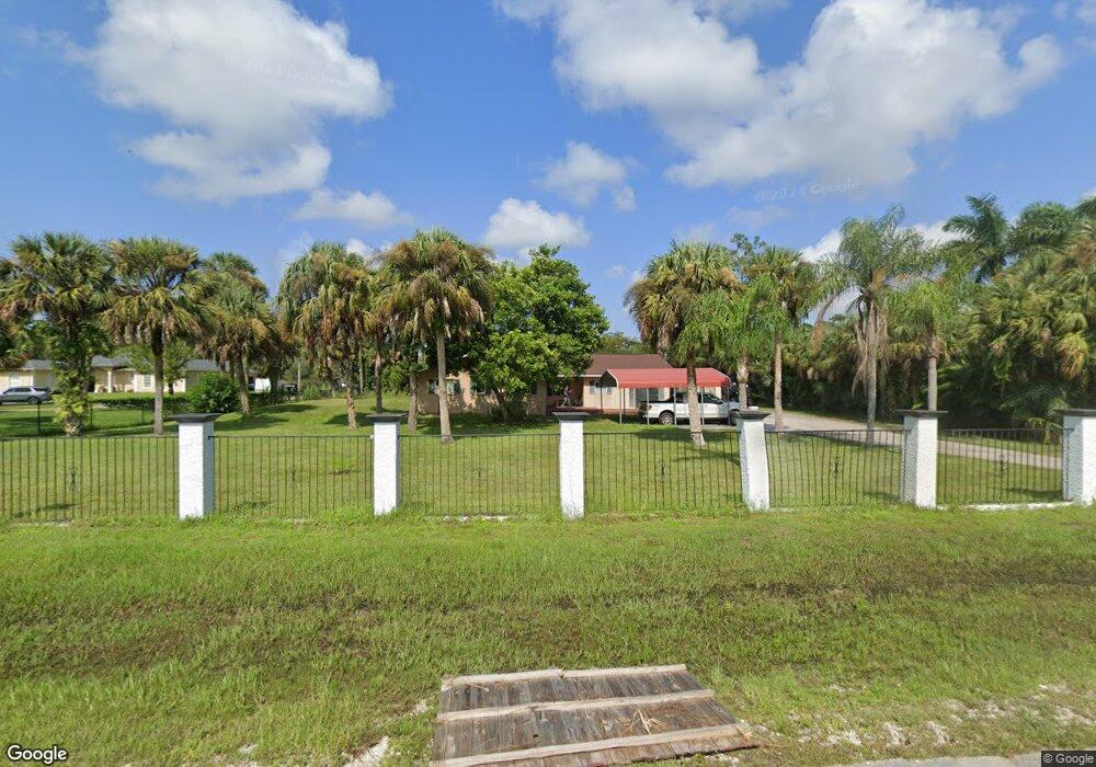 145 7th St NW unit 11, Naples, FL 34120 - photo 1