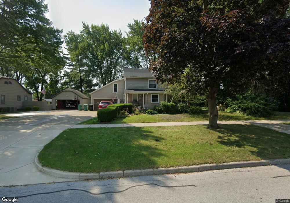 602 W Michigan St, New Carlisle, IN 46552 - photo 1