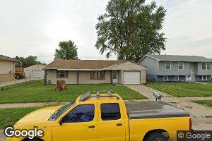 1117 Lindwood Dr, Carter Lake, IA 51510