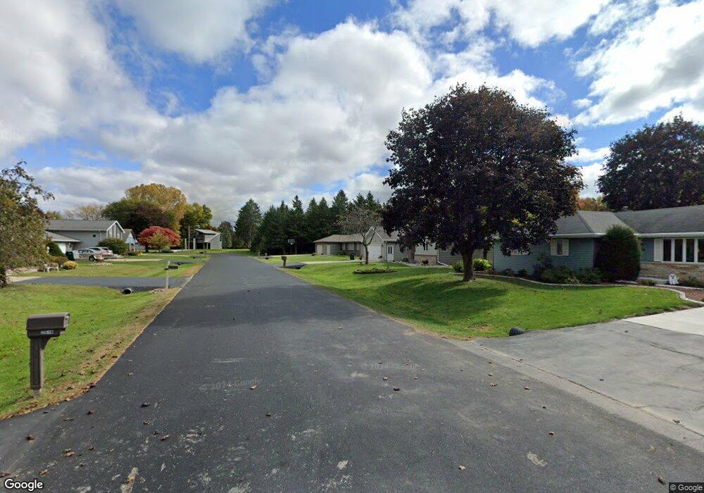 2513 W Sunnyview Cir, Appleton, WI 54914 - photo 1