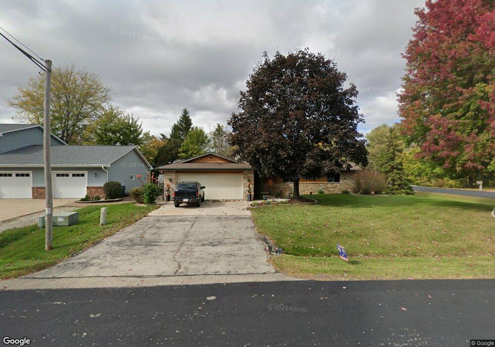 2545 W Sunnyview Cir, Appleton, WI 54914 - photo 1