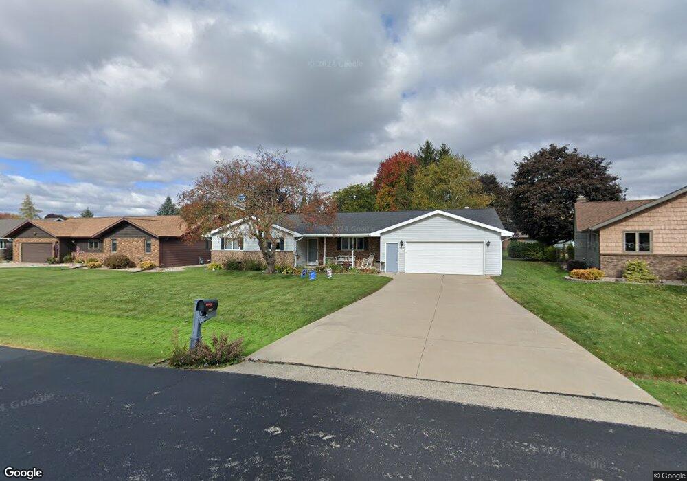 2612 W Sunnyview Cir, Appleton, WI 54914 - photo 1