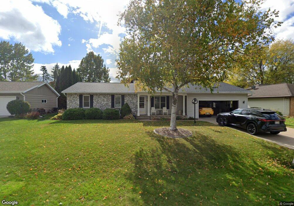 2631 W Sunnyview Cir, Appleton, WI 54914 - photo 1