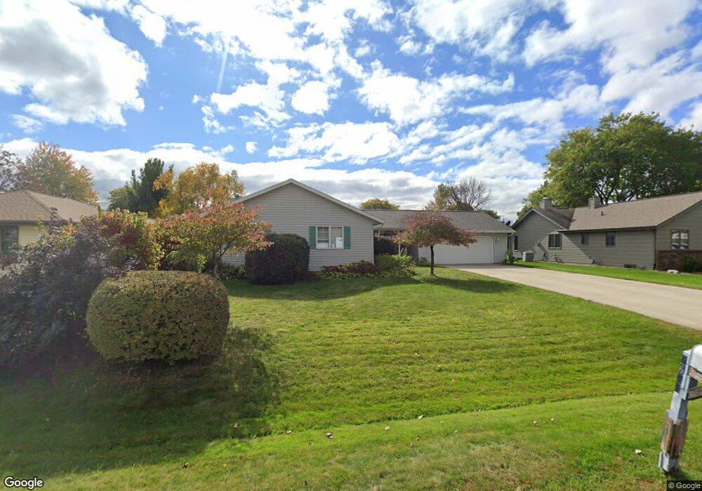 2625 W Sunnyview Cir, Appleton, WI 54914 - photo 1