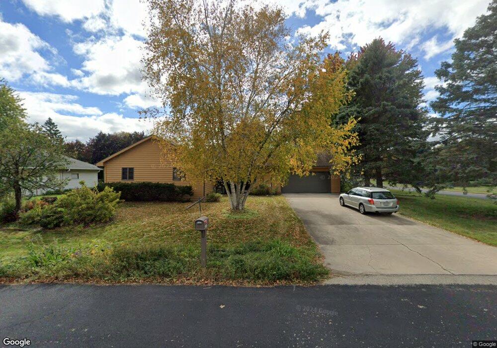 2521 W Sunnyview Cir, Appleton, WI 54914 - photo 1