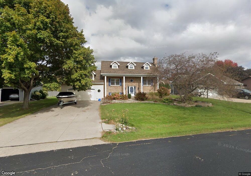 2618 W Sunnyview Cir, Appleton, WI 54914 - photo 1