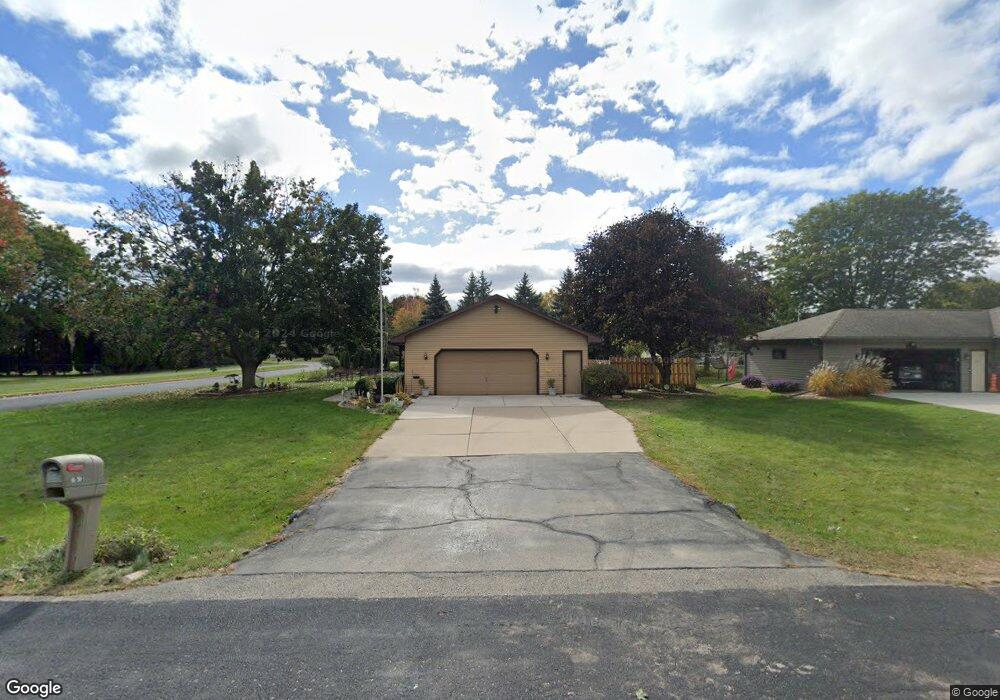 2523 W Sunnyview Cir, Appleton, WI 54914 - photo 1