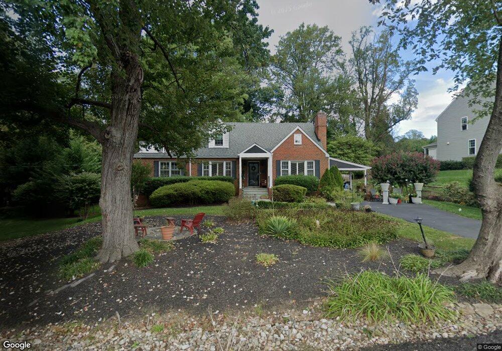 7308 Burroughs Ln, Falls Church, VA 22043 - photo 1