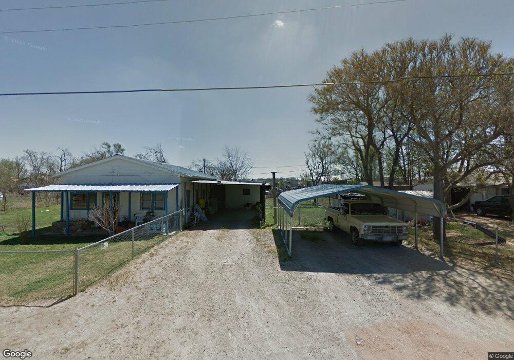 2414 Wilson St, Plainview, TX 79072 - photo 1