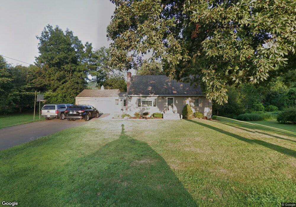 61 Duncaster Rd, Bloomfield, CT 06002 - photo 1