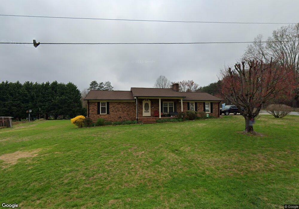 1806 Polly Dr, Statesville, NC 28625 - photo 1