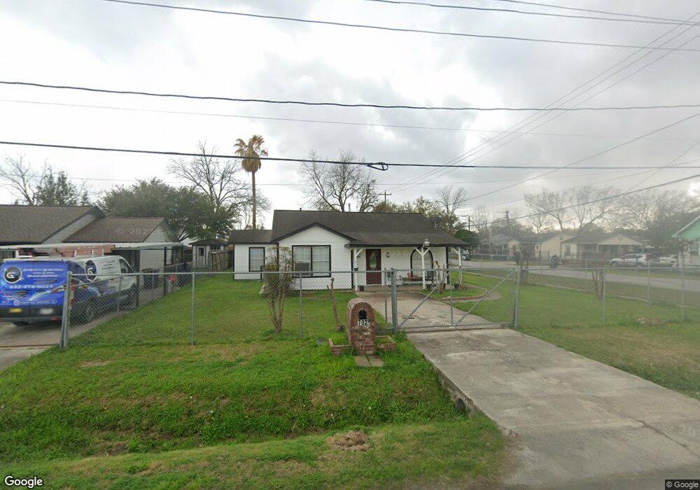 702 Duff Ln, Houston, TX 77022 - photo 1