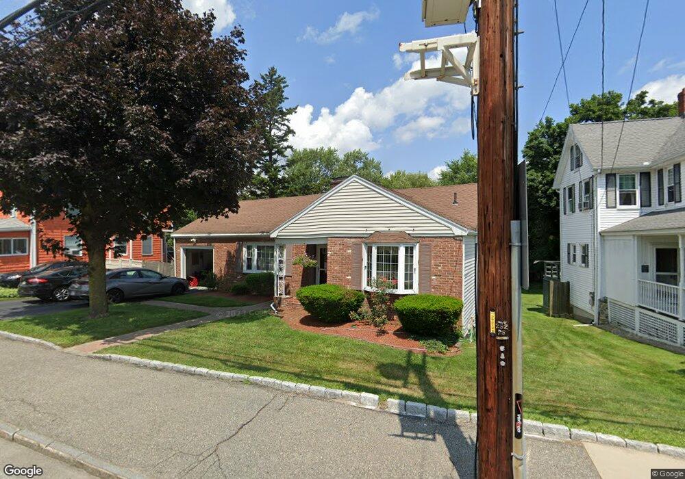 84 Beach St, Woburn, MA 01801 - photo 1