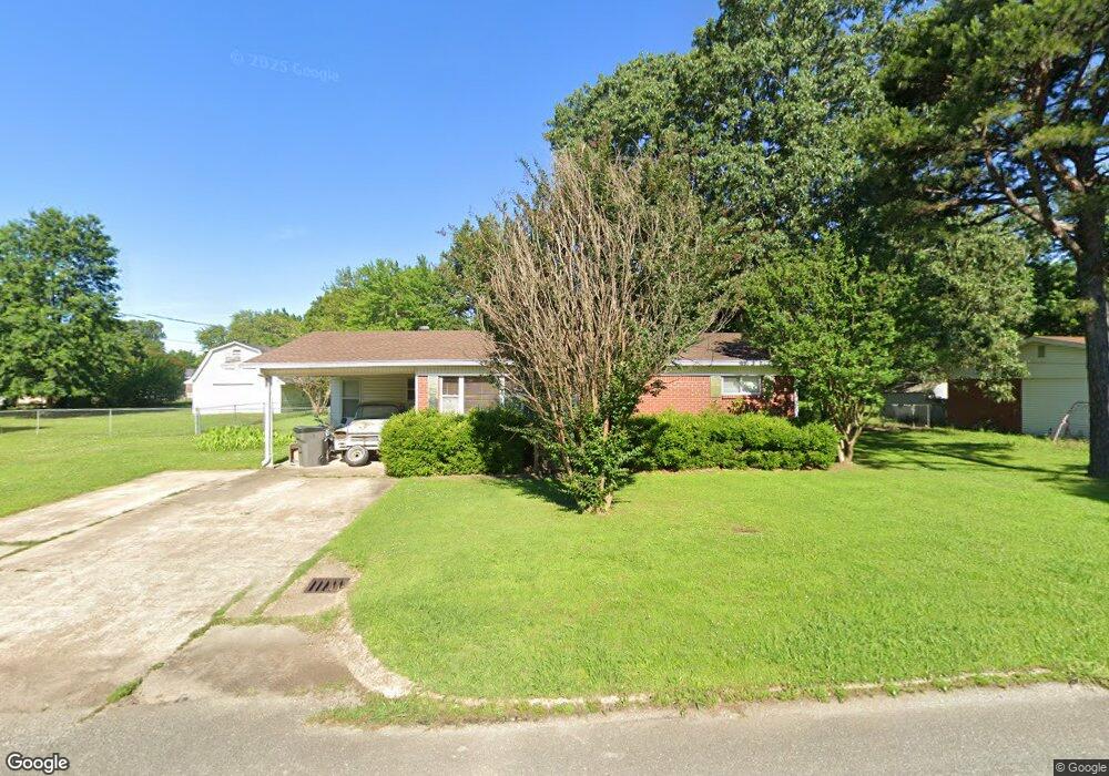 204 Magnolia Dr, Paragould, AR 72450 - photo 1