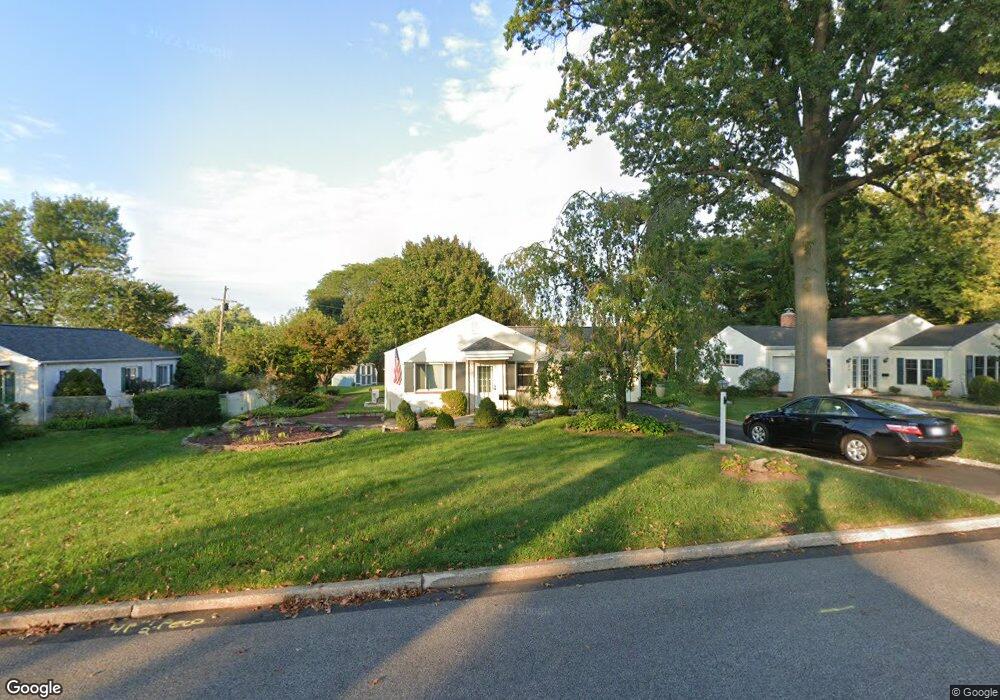 1011 Hunters Ln, Oreland, PA 19075 - photo 1