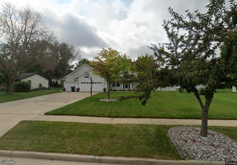 2139 W Capitol Dr, Appleton, WI 54914 - photo 1