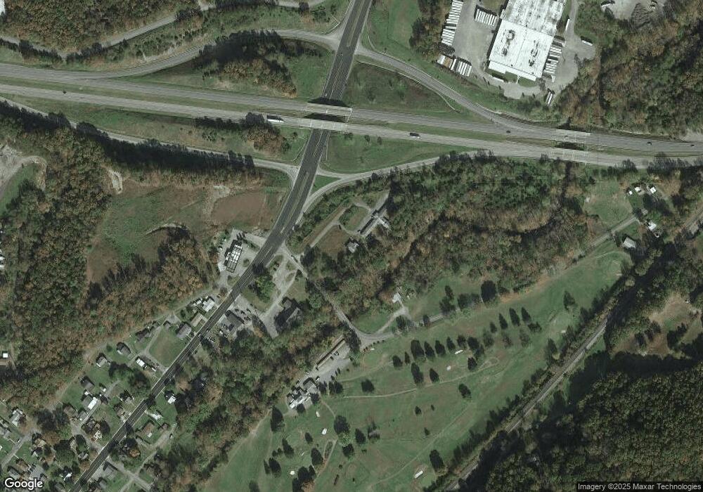 2704 Grafton St, Clifton Forge, VA 24422 - photo 1