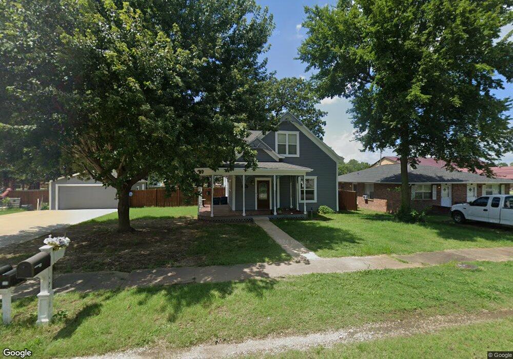 121 S Giles St, Gentry, AR 72734 - photo 1