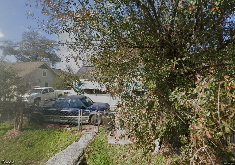 527 Comile St, Houston, TX 77022 - photo 1