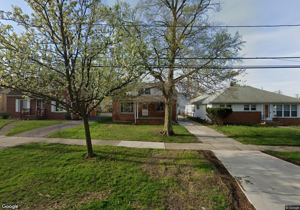 17720 Mccracken Rd, Maple Heights, OH 44137 - photo 1