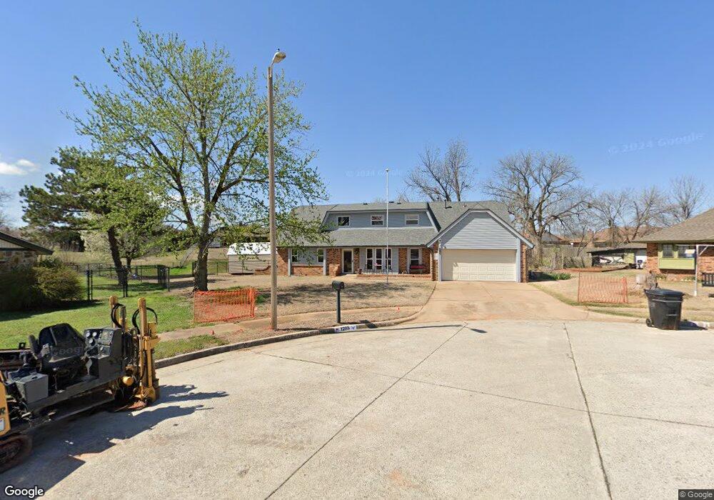 1705 E Hills Cir, Moore, OK 73160 - photo 1