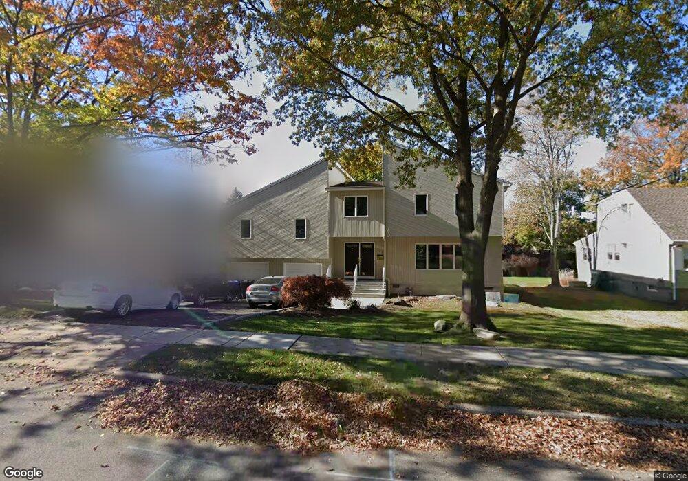 387 Burnet Place, Paramus, NJ 07652 - photo 1