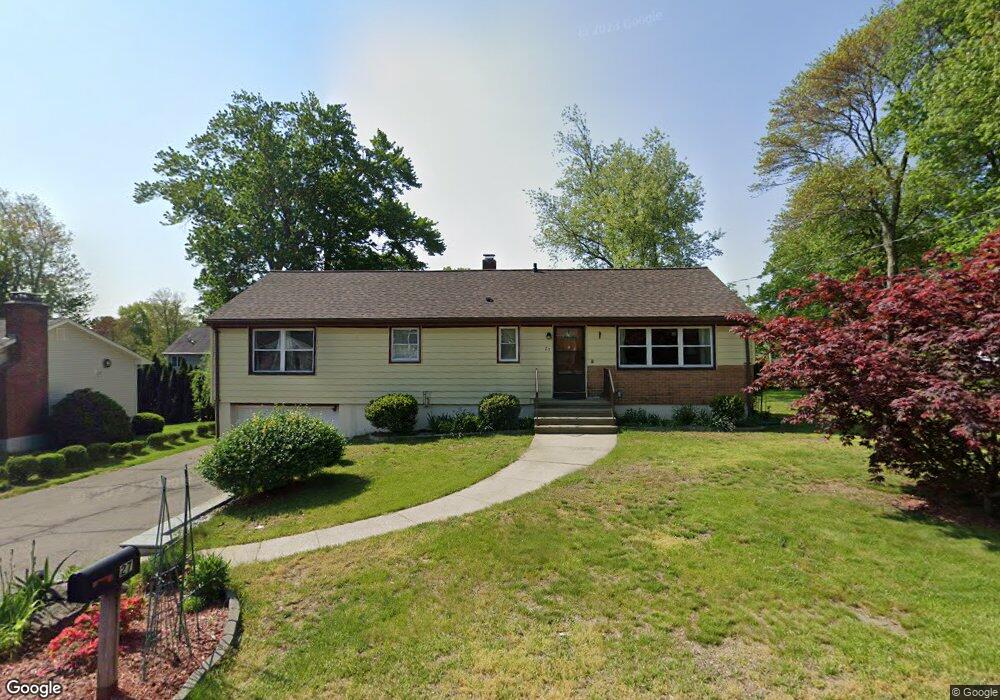 27 Maple St, Trumbull, CT 06611 - photo 1