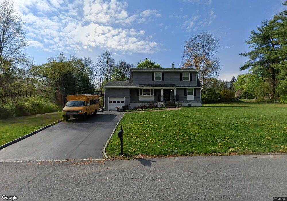 685 Toni Ct, Yorktown Heights, NY 10598 - photo 1