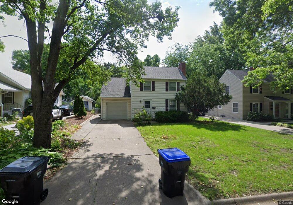 1834 SW Campbell Ave, Topeka, KS 66604 - photo 1