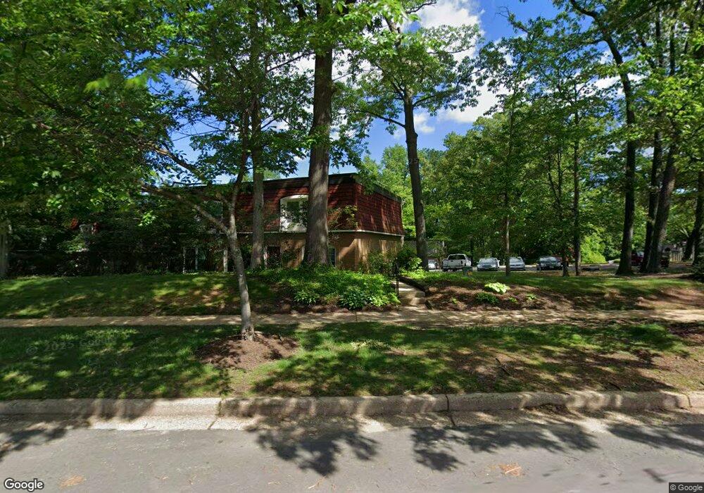 8224 Carrleigh Pkwy unit 81, Springfield, VA 22152 - photo 1