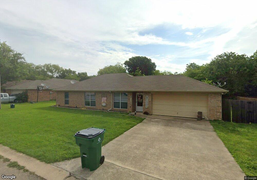 416 Grayson Ct, Joshua, TX 76058 - photo 1