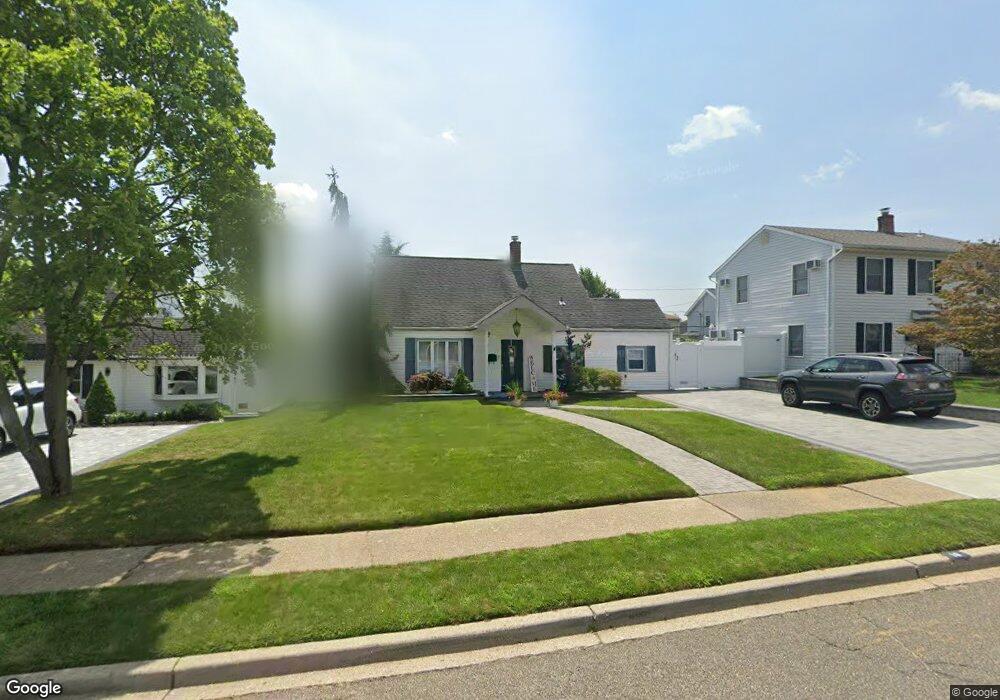 18 Stirrup Ln, Levittown, NY 11756 - photo 1