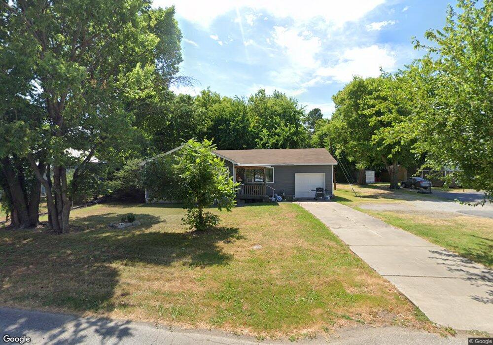 318 S Locust St, Skiatook, OK 74070 - photo 1