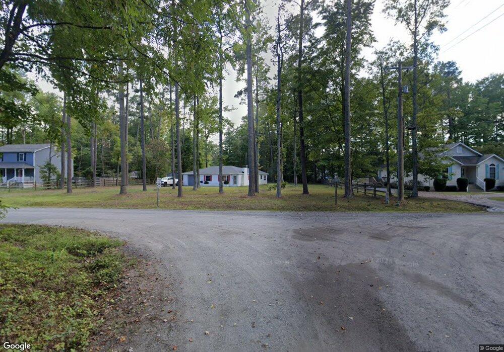 6 Wakefield Dr, Colonial Beach, VA 22443 - photo 1