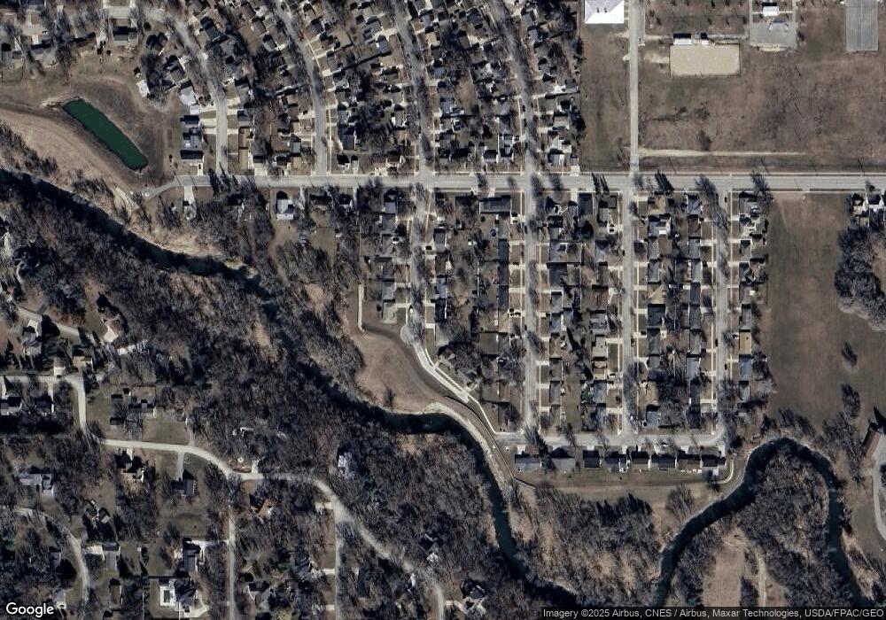 911 18th St SW, Austin, MN 55912 - photo 1