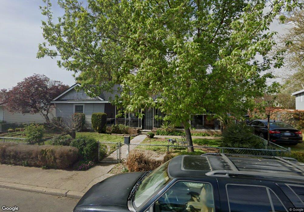 961 Oak St, Central Point, OR 97502 - photo 1