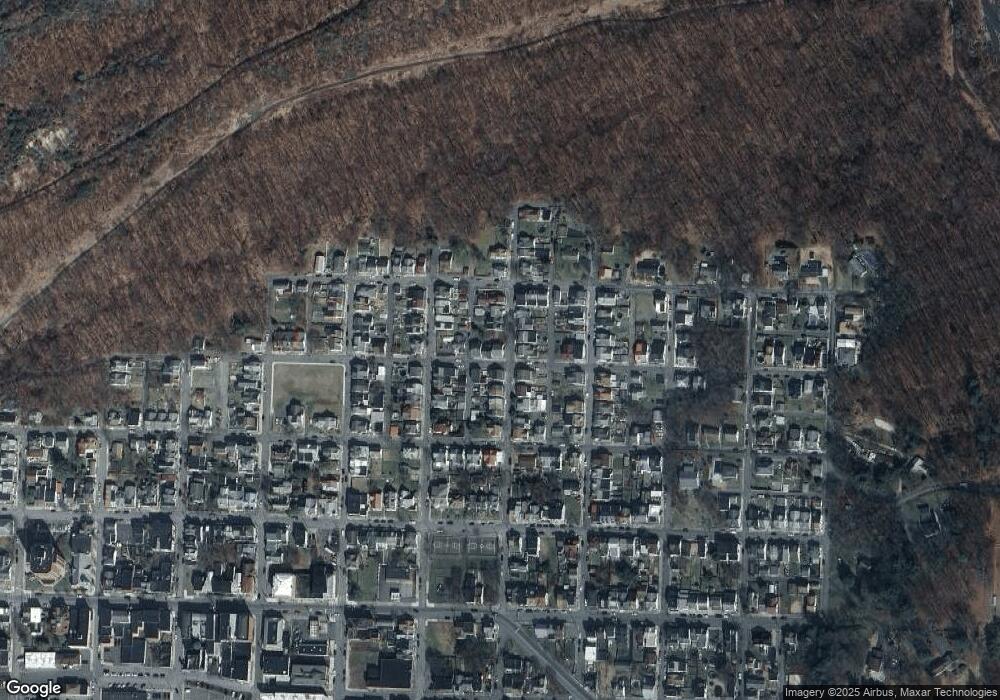 627 E Packer St, Shamokin, PA 17872 - photo 1