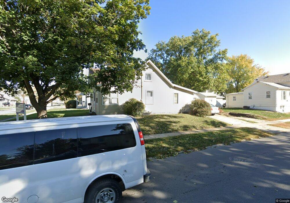 426 E 4th St S, Newton, IA 50208 - photo 1