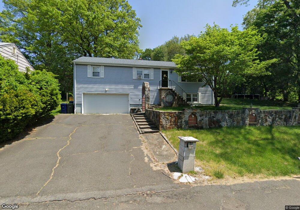 10 Quinsey Dr, Bridgeport, CT 06606 - photo 1