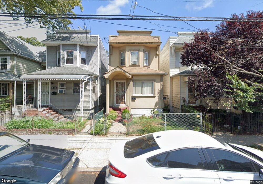 9121 109th St, Richmond Hill, NY 11418 - photo 1