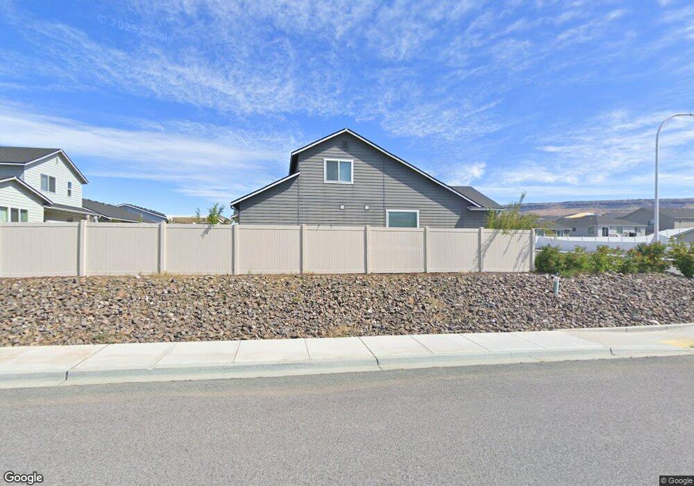 2283 3rd St SE, East Wenatchee, WA 98802 - photo 1